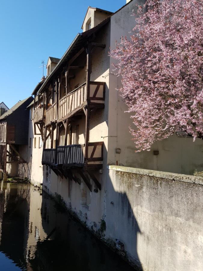 La Maison Virginie 1 A 2 Pers Charmant Hyper Centre- Cour- Parking- Linge- Fibre- Proximite Lac Canal Piscine Montargis Εξωτερικό φωτογραφία